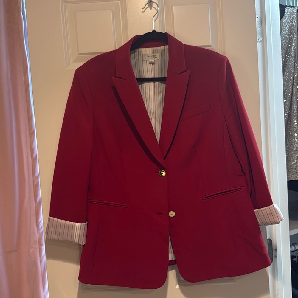 Tahari Size 16 Red Jacket - Striped lining, gold hardware